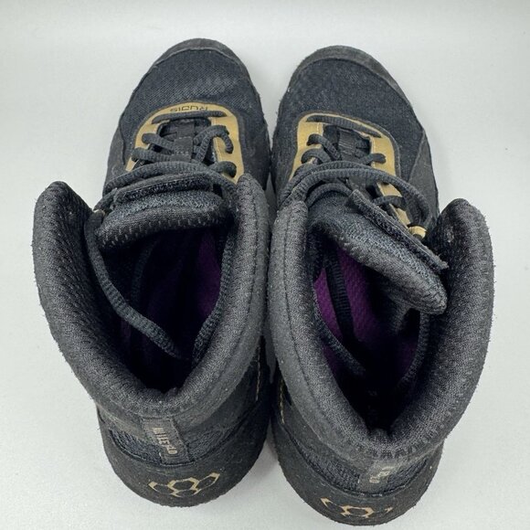 Athletic_Shoes